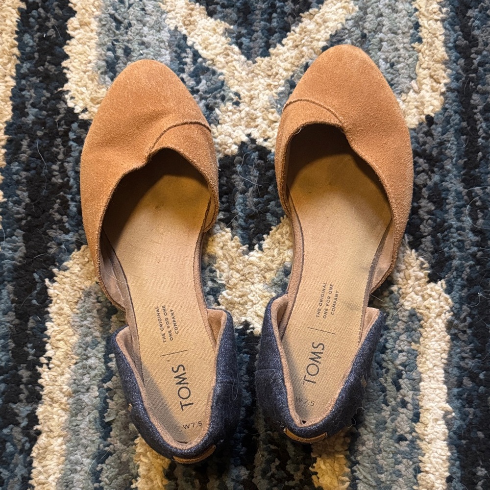 TOMS Women's Brown and Navy Flats